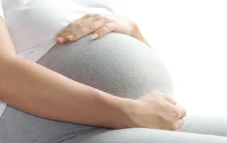 kvalme i graviditeten kan lindres med akupunktur