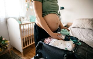 Pakkeliste til fødselstasken og hospitalstasken inden fødsel.