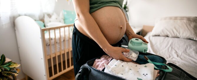 Pakkeliste til fødselstasken og hospitalstasken inden fødsel.